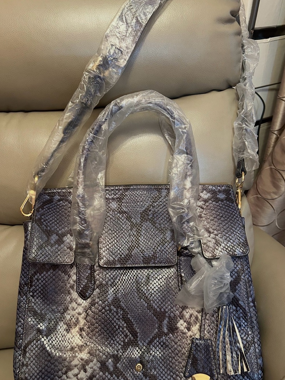 GILI “Get It Love It” ToteBag in Shades of Gray-Navy Embossed Snakrskin Leather
